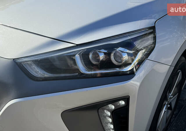 Серый Хендай Ioniq, объемом двигателя 0 л и пробегом 182 тыс. км за 15550 $, фото 5 на Automoto.ua
