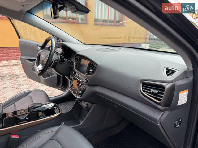 Серый Хендай Ioniq, объемом двигателя 0 л и пробегом 107 тыс. км за 12499 $, фото 20 на Automoto.ua