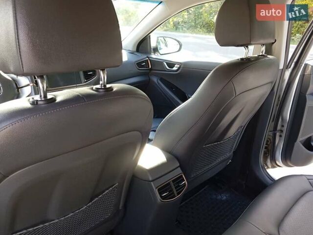 Серый Хендай Ioniq, объемом двигателя 0 л и пробегом 90 тыс. км за 13900 $, фото 11 на Automoto.ua