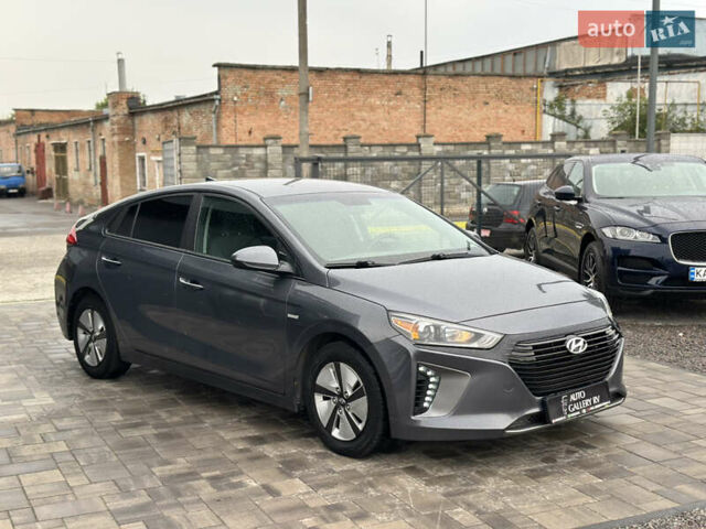 Серый Хендай Ioniq, объемом двигателя 1.6 л и пробегом 272 тыс. км за 12999 $, фото 4 на Automoto.ua