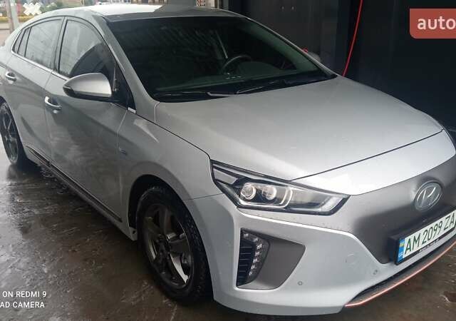 Сірий Хендай Ioniq, об'ємом двигуна 0 л та пробігом 120 тис. км за 13000 $, фото 6 на Automoto.ua