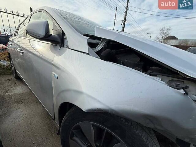 Серый Хендай Ioniq, объемом двигателя 1.6 л и пробегом 129 тыс. км за 7900 $, фото 15 на Automoto.ua