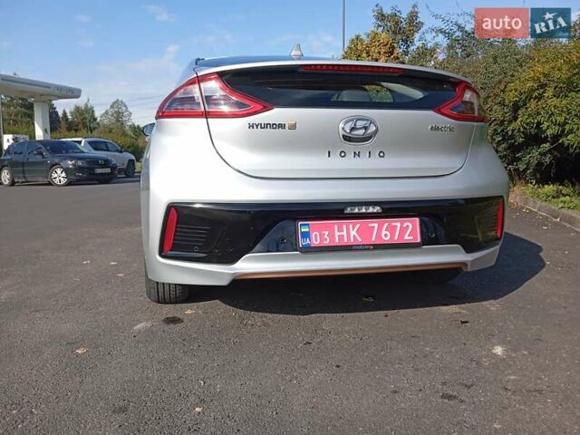 Серый Хендай Ioniq, объемом двигателя 0 л и пробегом 90 тыс. км за 13900 $, фото 13 на Automoto.ua
