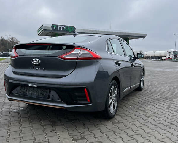 Серый Хендай Ioniq, объемом двигателя 0 л и пробегом 86 тыс. км за 13500 $, фото 4 на Automoto.ua