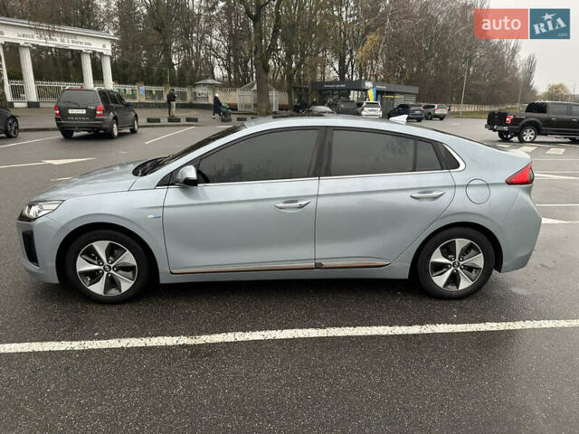 Сірий Хендай Ioniq, об'ємом двигуна 0 л та пробігом 148 тис. км за 13600 $, фото 7 на Automoto.ua
