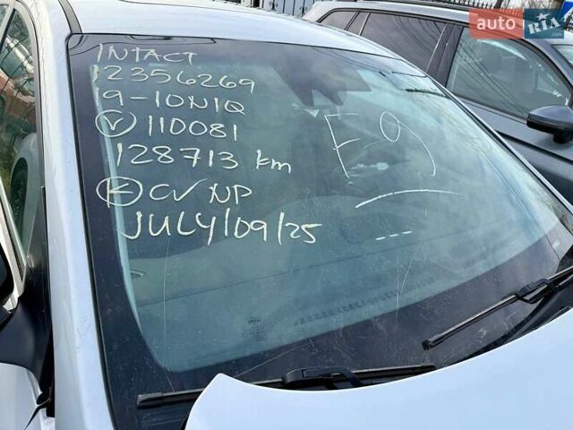 Серый Хендай Ioniq, объемом двигателя 1.6 л и пробегом 129 тыс. км за 7900 $, фото 5 на Automoto.ua