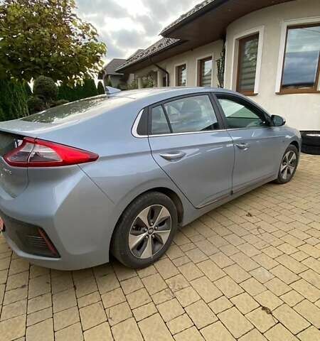 Серый Хендай Ioniq, объемом двигателя 0 л и пробегом 108 тыс. км за 13700 $, фото 26 на Automoto.ua