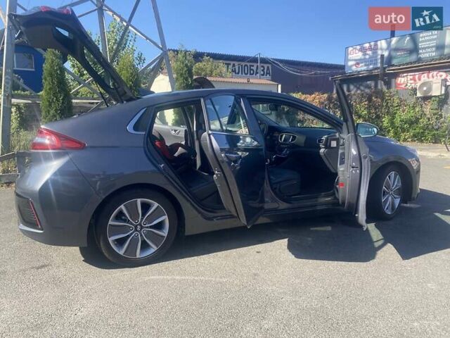 Серый Хендай Ioniq, объемом двигателя 1.58 л и пробегом 99 тыс. км за 17900 $, фото 2 на Automoto.ua