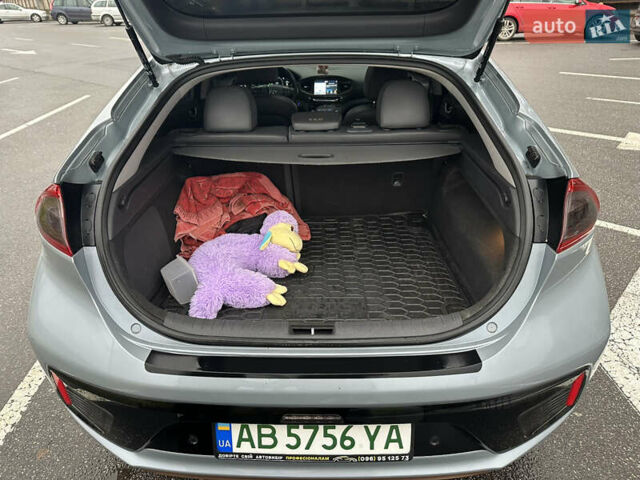 Сірий Хендай Ioniq, об'ємом двигуна 0 л та пробігом 148 тис. км за 13600 $, фото 18 на Automoto.ua