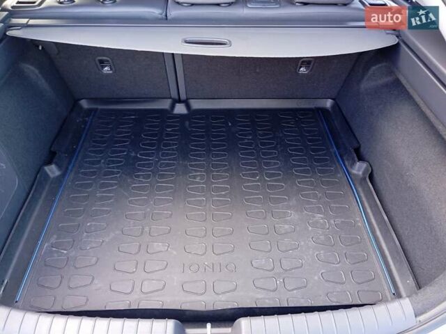 Серый Хендай Ioniq, объемом двигателя 0 л и пробегом 90 тыс. км за 13900 $, фото 33 на Automoto.ua