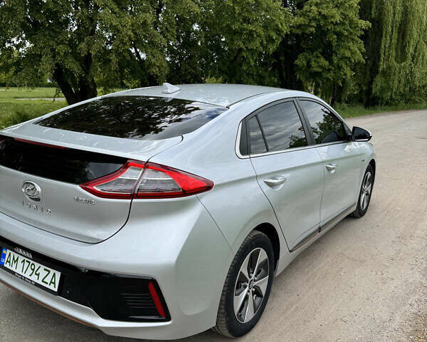 Сірий Хендай Ioniq, об'ємом двигуна 0 л та пробігом 98 тис. км за 17400 $, фото 9 на Automoto.ua