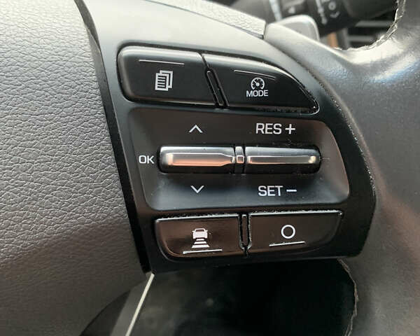 Серый Хендай Ioniq, объемом двигателя 0 л и пробегом 123 тыс. км за 13500 $, фото 12 на Automoto.ua