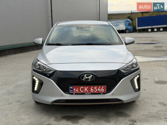 Серый Хендай Ioniq, объемом двигателя 0 л и пробегом 87 тыс. км за 13500 $, фото 2 на Automoto.ua