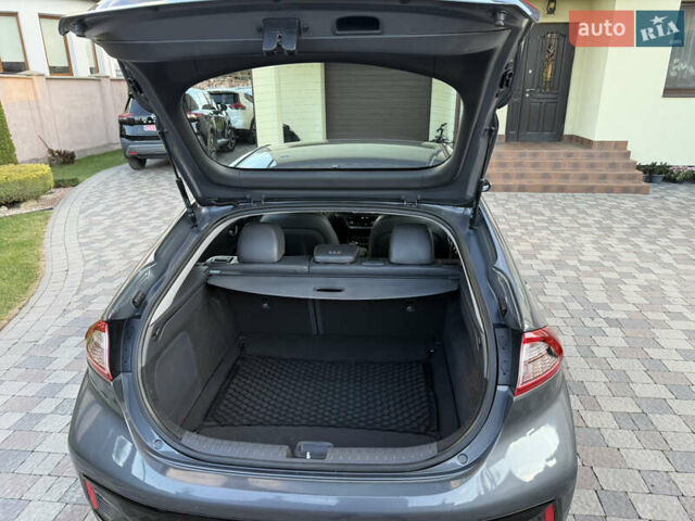 Серый Хендай Ioniq, объемом двигателя 0 л и пробегом 109 тыс. км за 13899 $, фото 48 на Automoto.ua