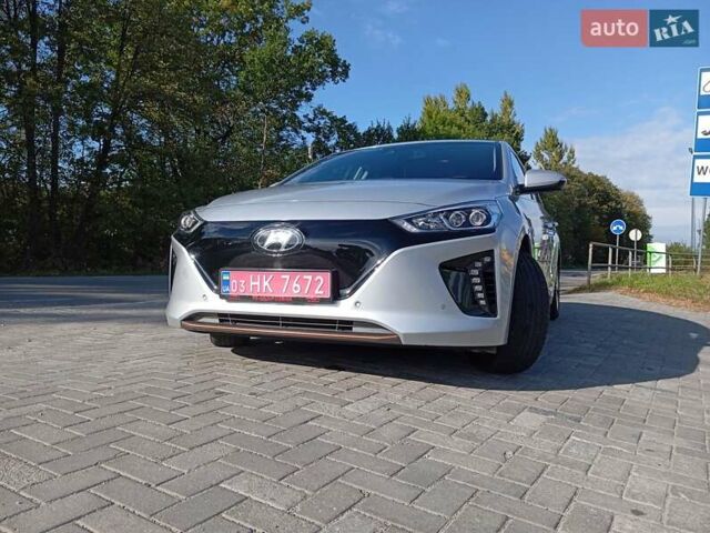 Серый Хендай Ioniq, объемом двигателя 0 л и пробегом 90 тыс. км за 13900 $, фото 4 на Automoto.ua