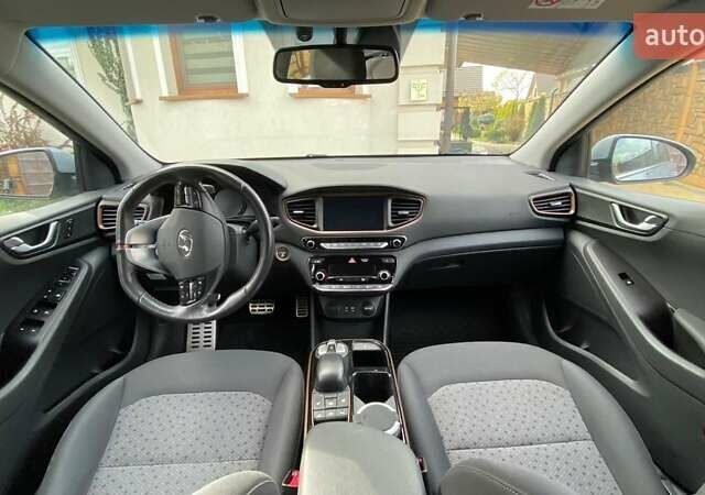Серый Хендай Ioniq, объемом двигателя 0 л и пробегом 108 тыс. км за 13700 $, фото 17 на Automoto.ua