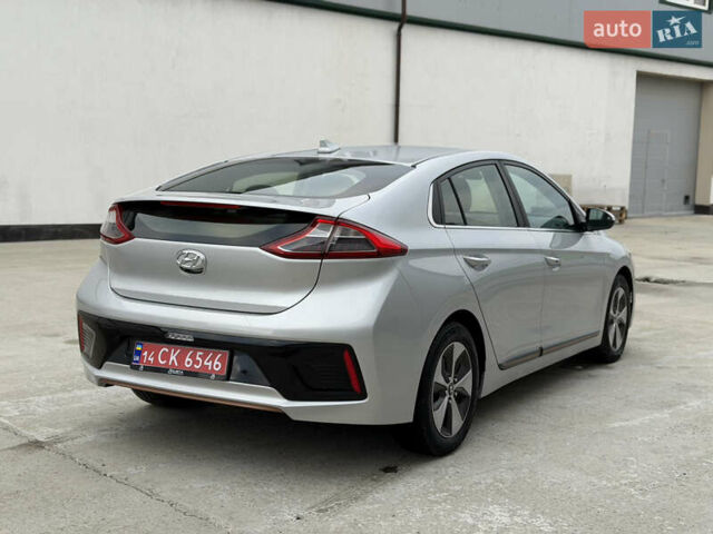 Серый Хендай Ioniq, объемом двигателя 0 л и пробегом 87 тыс. км за 13500 $, фото 4 на Automoto.ua
