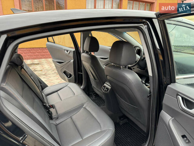 Серый Хендай Ioniq, объемом двигателя 0 л и пробегом 107 тыс. км за 12499 $, фото 18 на Automoto.ua