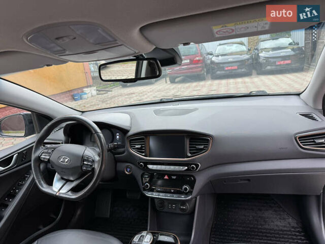 Серый Хендай Ioniq, объемом двигателя 0 л и пробегом 107 тыс. км за 12499 $, фото 33 на Automoto.ua