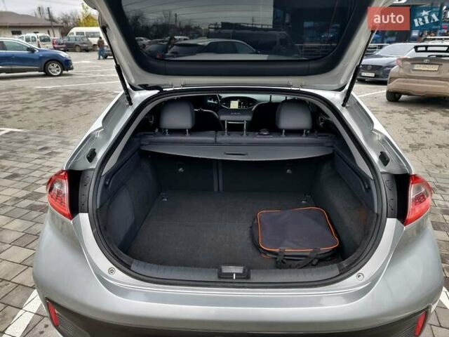 Серый Хендай Ioniq, объемом двигателя 0 л и пробегом 137 тыс. км за 12950 $, фото 39 на Automoto.ua