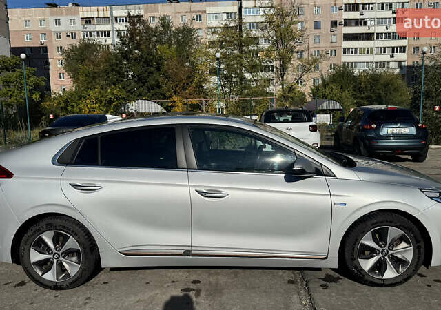 Серый Хендай Ioniq, объемом двигателя 0 л и пробегом 182 тыс. км за 15550 $, фото 1 на Automoto.ua