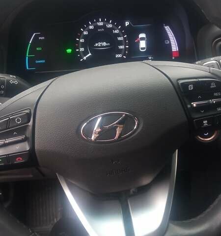 Сірий Хендай Ioniq, об'ємом двигуна 0 л та пробігом 120 тис. км за 13000 $, фото 11 на Automoto.ua