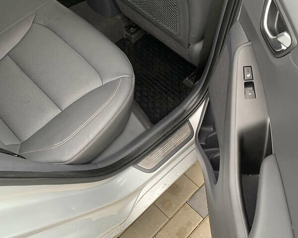 Серый Хендай Ioniq, объемом двигателя 0 л и пробегом 123 тыс. км за 13500 $, фото 17 на Automoto.ua