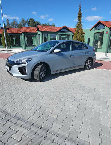 Серый Хендай Ioniq, объемом двигателя 0 л и пробегом 53 тыс. км за 16800 $, фото 26 на Automoto.ua