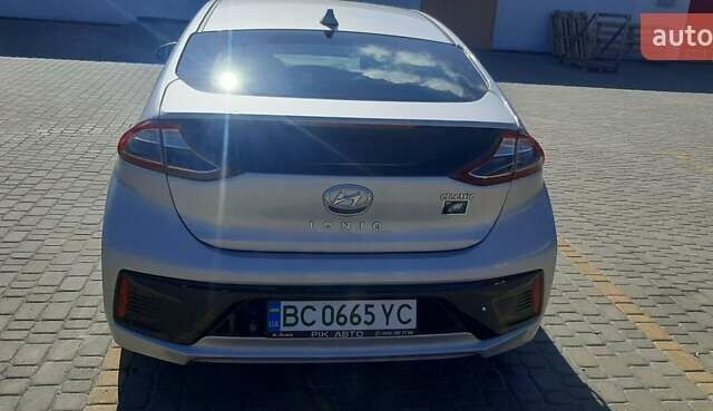 Серый Хендай Ioniq, объемом двигателя 0 л и пробегом 100 тыс. км за 10800 $, фото 5 на Automoto.ua