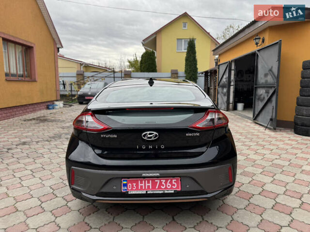 Серый Хендай Ioniq, объемом двигателя 0 л и пробегом 107 тыс. км за 12499 $, фото 6 на Automoto.ua