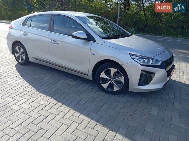 Серый Хендай Ioniq, объемом двигателя 0 л и пробегом 90 тыс. км за 13900 $, фото 5 на Automoto.ua