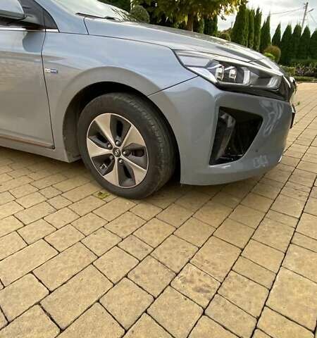 Серый Хендай Ioniq, объемом двигателя 0 л и пробегом 108 тыс. км за 13700 $, фото 9 на Automoto.ua