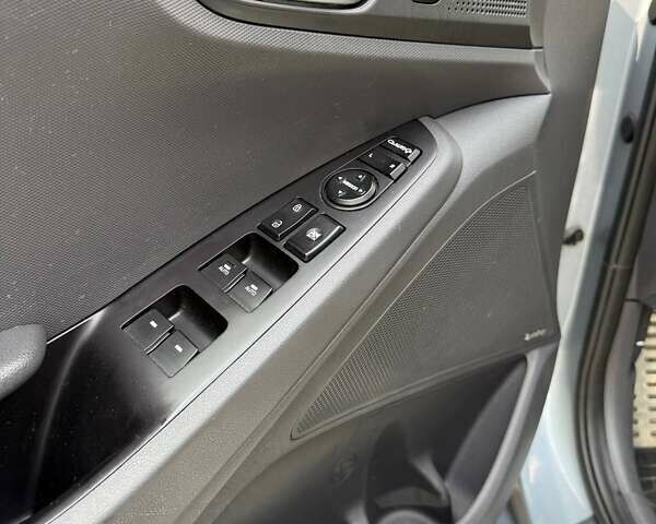Серый Хендай Ioniq, объемом двигателя 0 л и пробегом 109 тыс. км за 14000 $, фото 3 на Automoto.ua