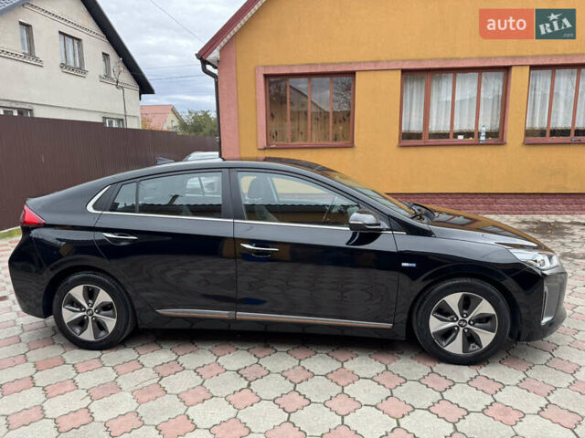 Серый Хендай Ioniq, объемом двигателя 0 л и пробегом 107 тыс. км за 12499 $, фото 4 на Automoto.ua