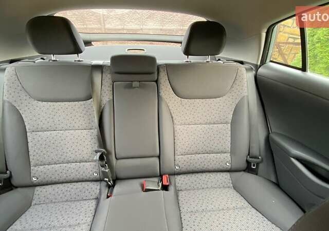Серый Хендай Ioniq, объемом двигателя 0 л и пробегом 108 тыс. км за 13700 $, фото 21 на Automoto.ua