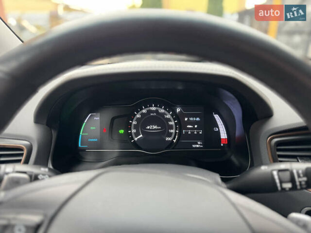 Серый Хендай Ioniq, объемом двигателя 0 л и пробегом 107 тыс. км за 12499 $, фото 48 на Automoto.ua