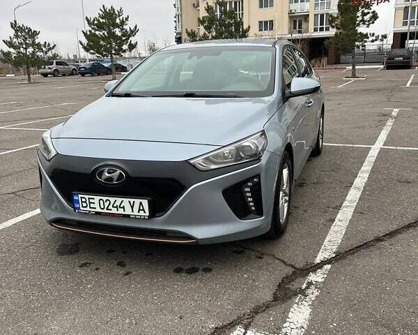 Серый Хендай Ioniq, объемом двигателя 0 л и пробегом 64 тыс. км за 18100 $, фото 8 на Automoto.ua