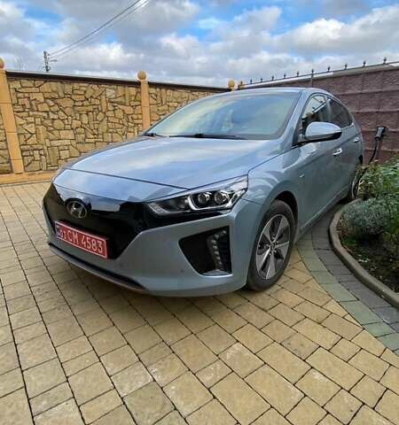 Серый Хендай Ioniq, объемом двигателя 0 л и пробегом 108 тыс. км за 13700 $, фото 29 на Automoto.ua
