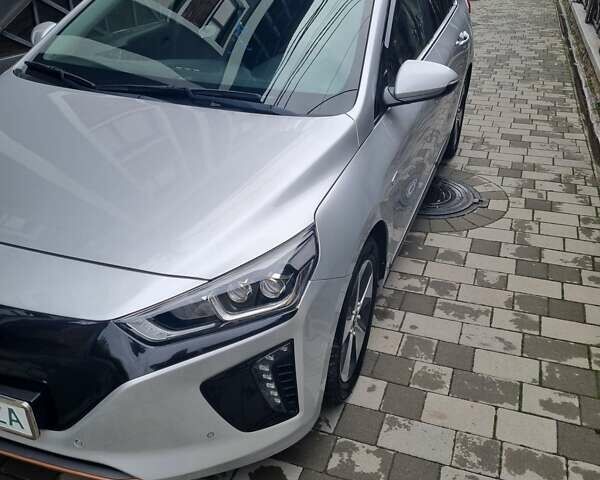 Хендай Ioniq 2018 в Виннице на Automoto.ua Серый Хендай Ioniq, объемом двигателя 0 л и пробегом 93 тыс. км за 15300 $, фото 5 на Automoto.ua