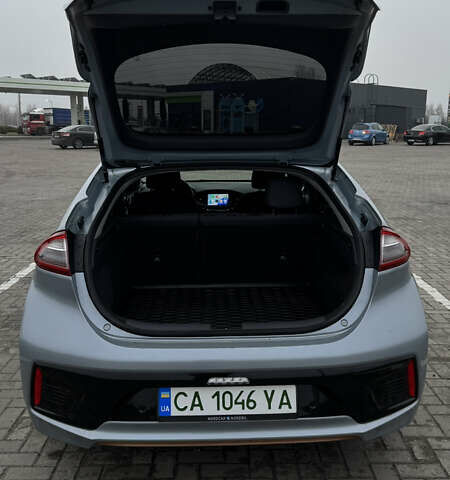 Сірий Хендай Ioniq, об'ємом двигуна 0 л та пробігом 166 тис. км за 11300 $, фото 7 на Automoto.ua