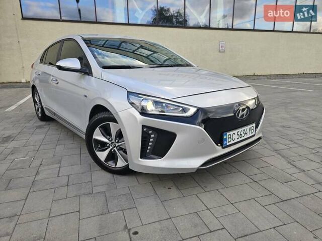 Серый Хендай Ioniq, объемом двигателя 0 л и пробегом 114 тыс. км за 11599 $, фото 1 на Automoto.ua