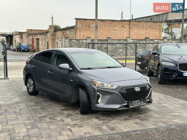 Серый Хендай Ioniq, объемом двигателя 1.6 л и пробегом 272 тыс. км за 12999 $, фото 3 на Automoto.ua