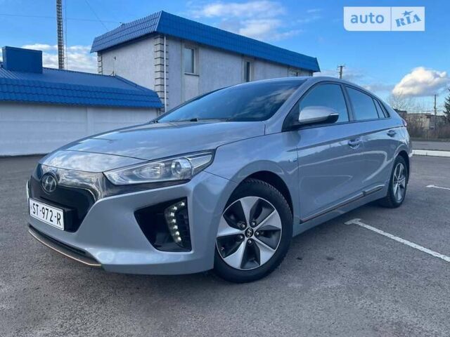 Сірий Хендай Ioniq, об'ємом двигуна 0 л та пробігом 115 тис. км за 12800 $, фото 4 на Automoto.ua