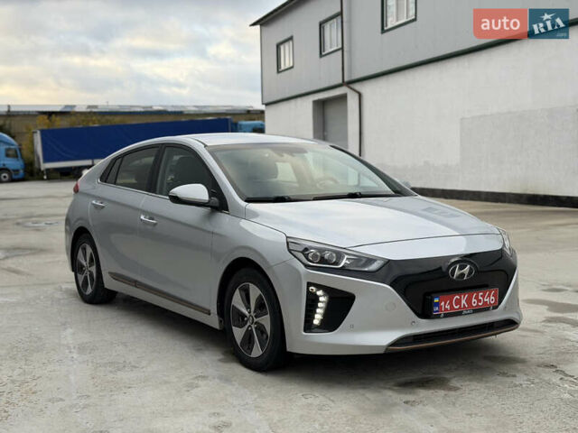 Серый Хендай Ioniq, объемом двигателя 0 л и пробегом 87 тыс. км за 13500 $, фото 3 на Automoto.ua