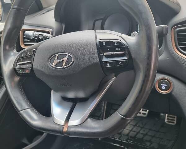 Хендай Ioniq 2018 в Виннице на Automoto.ua Серый Хендай Ioniq, объемом двигателя 0 л и пробегом 93 тыс. км за 15300 $, фото 12 на Automoto.ua