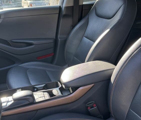 Хендай Ioniq 2018 в Запорожье на Automoto.ua Серый Хендай Ioniq, объемом двигателя 0 л и пробегом 182 тыс. км за 15550 $, фото 5 на Automoto.ua