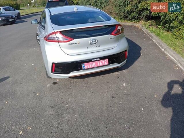 Серый Хендай Ioniq, объемом двигателя 0 л и пробегом 90 тыс. км за 13900 $, фото 15 на Automoto.ua
