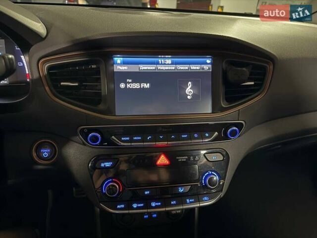 Серый Хендай Ioniq, объемом двигателя 0 л и пробегом 109 тыс. км за 14000 $, фото 6 на Automoto.ua