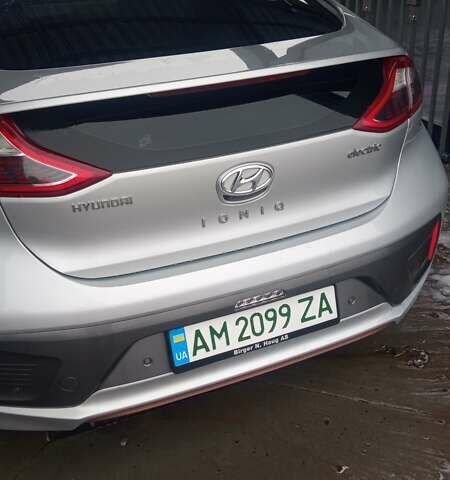 Сірий Хендай Ioniq, об'ємом двигуна 0 л та пробігом 120 тис. км за 13000 $, фото 7 на Automoto.ua