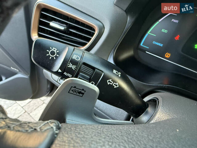 Серый Хендай Ioniq, объемом двигателя 0 л и пробегом 109 тыс. км за 13899 $, фото 39 на Automoto.ua